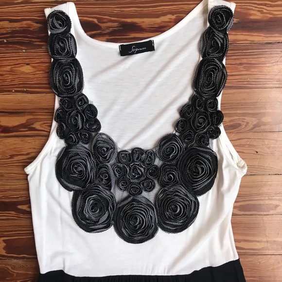 Soprano Black and White Dress with Floral Details - Picture 6 of 14